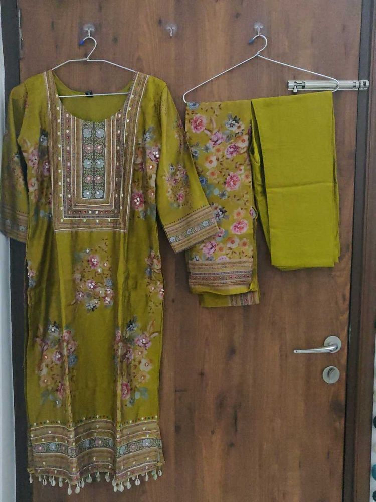 Beautiful Kurta Set with Trousers