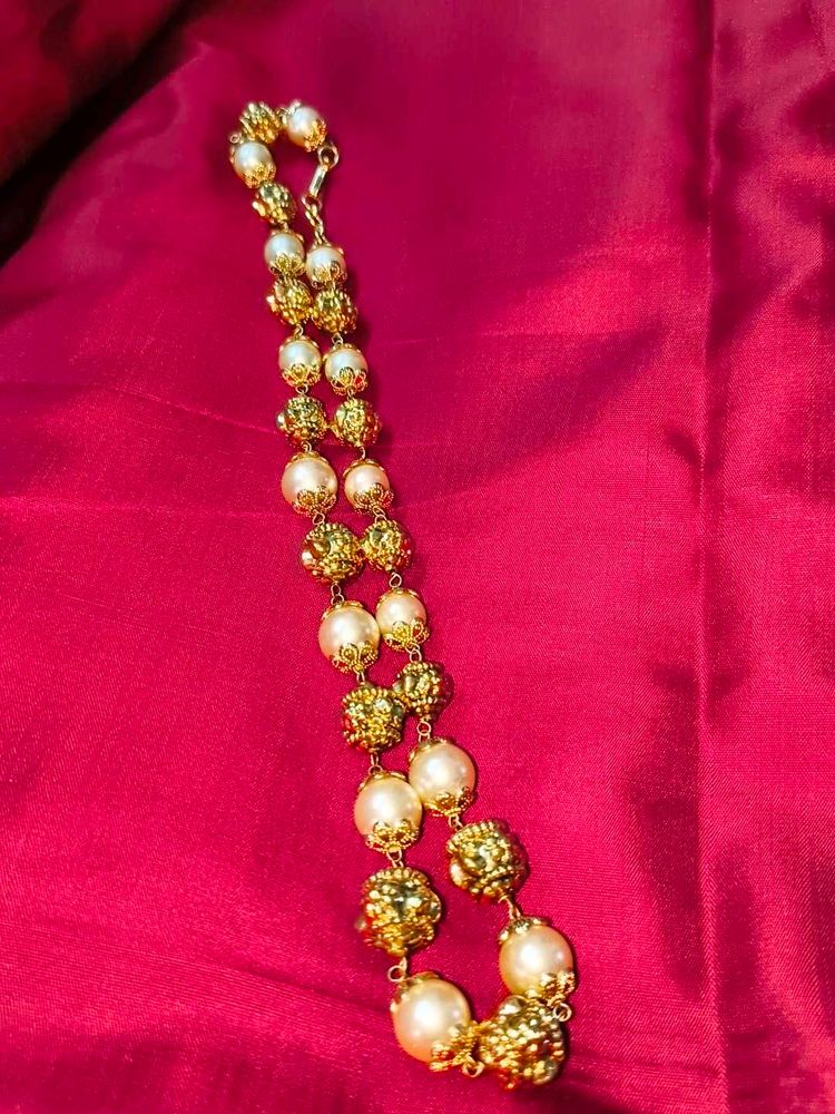 Elegant Pearl &amp; Gold Tone Necklace Set