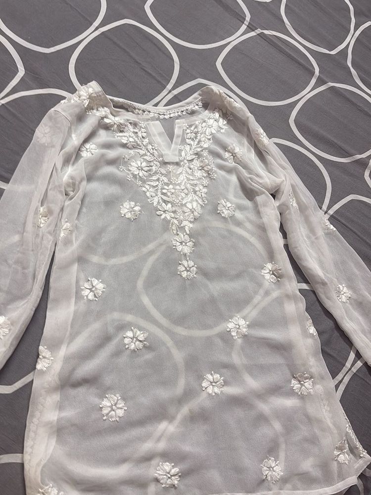 Elegant White Chikankari Kurta