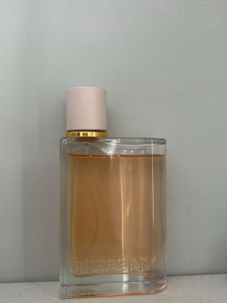 Authentic  Burberry Her Eau de Parfum (EDP)