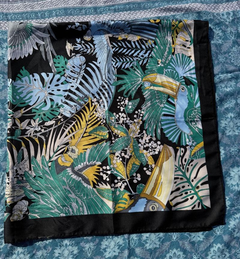 Tropical Print Scarf - Vibrant Toucan Design
