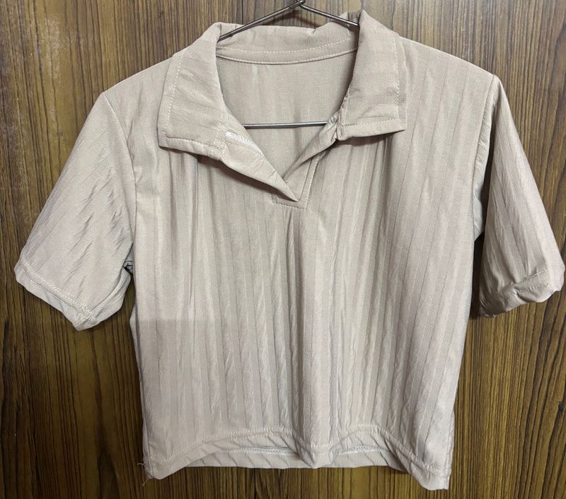 Lightweight Collared Cropped Top