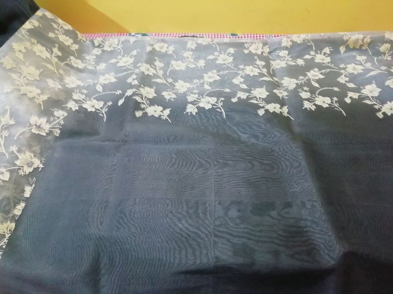 Grey shaded beautiful saree