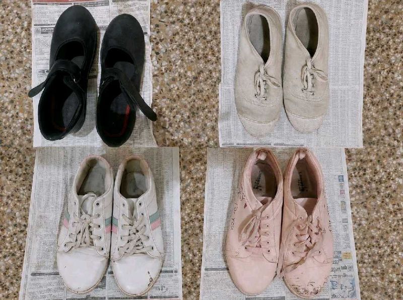 4 pairs of women's shoes
