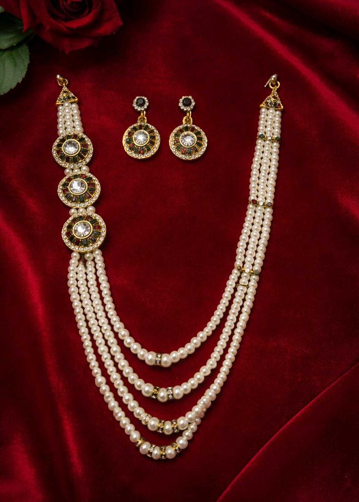 Elegant Pearl and Stone Jewellery Set