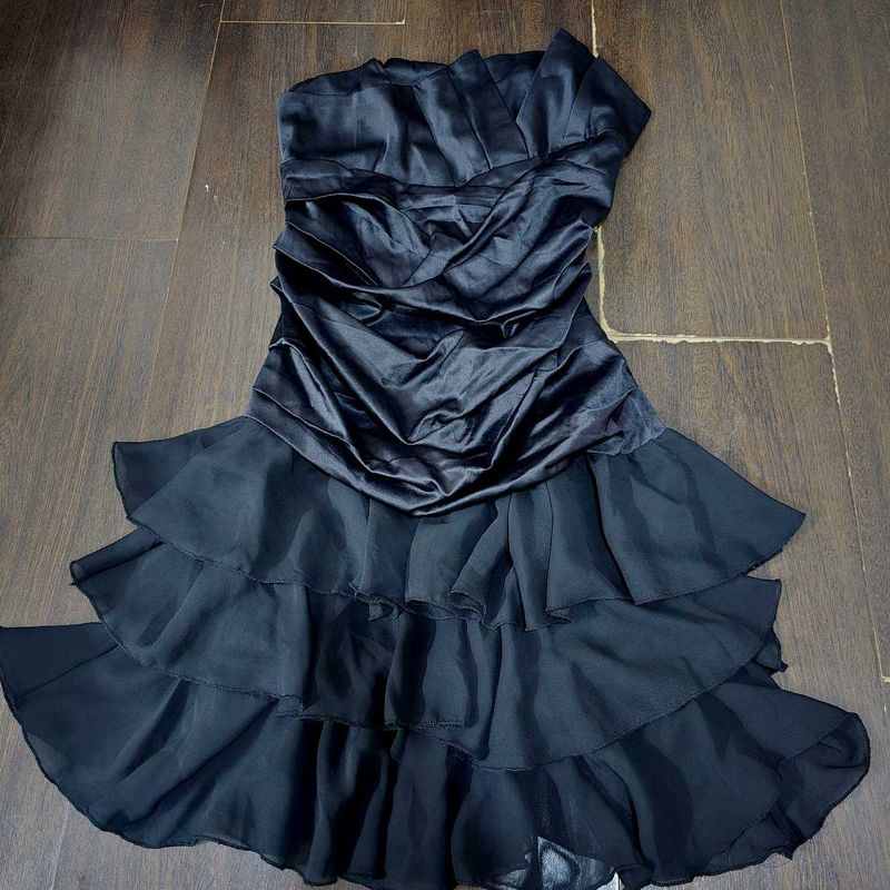 Chic Black Strapless Tiered Dress