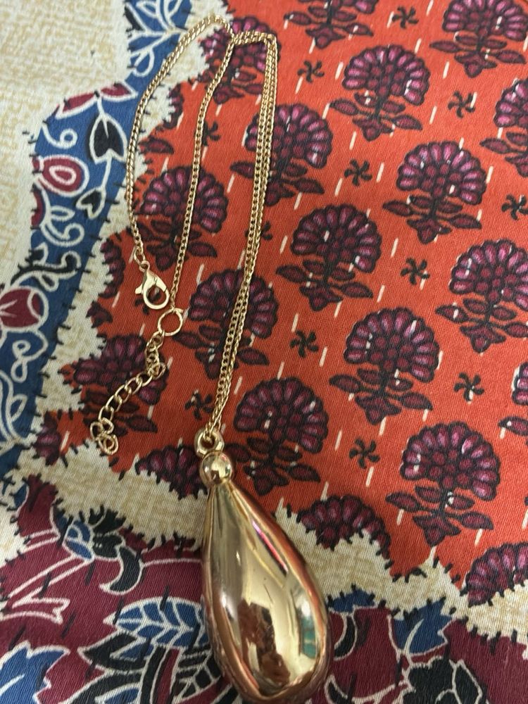 Teardrop Pendant Necklace