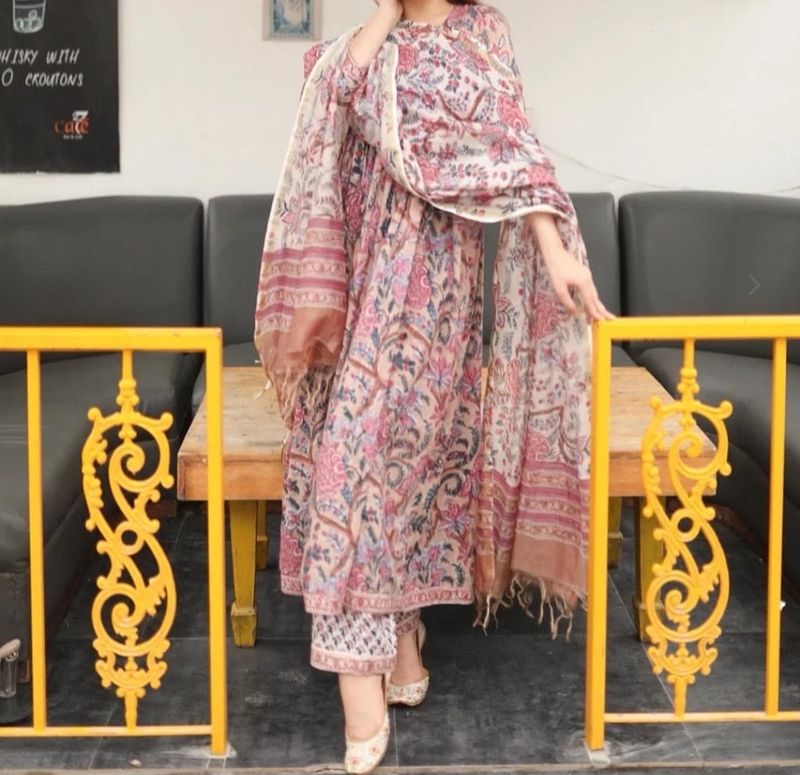 Floral Kurta Suit Set