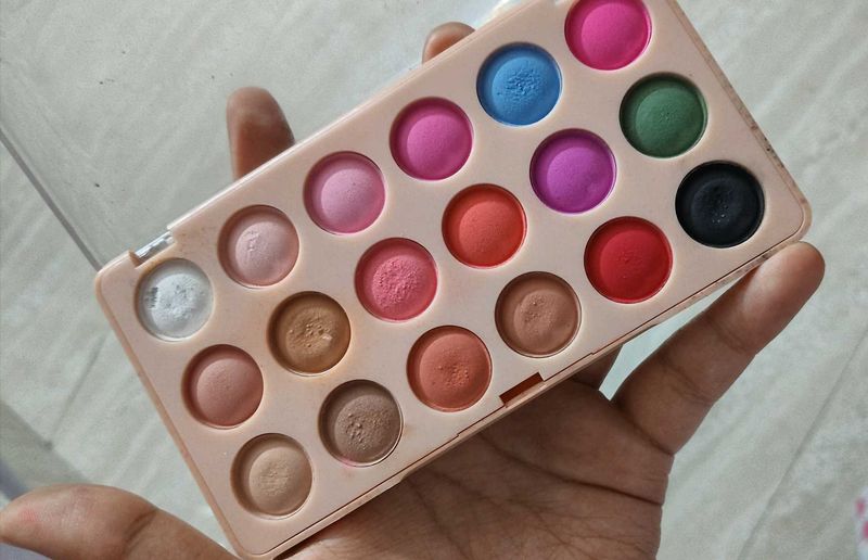 Multi-Color Eyeshadow Palette