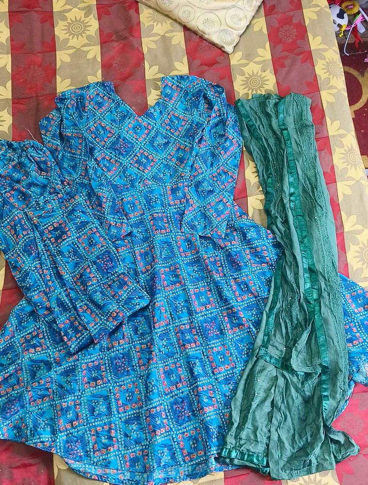 Beautiful Blue Bandhani Kurta Set
