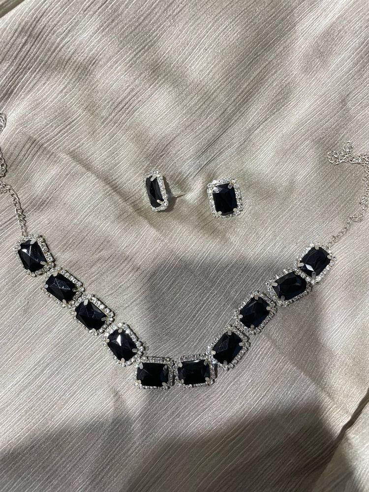 Elegant Black Gemstone Necklace &amp; Earrings Set