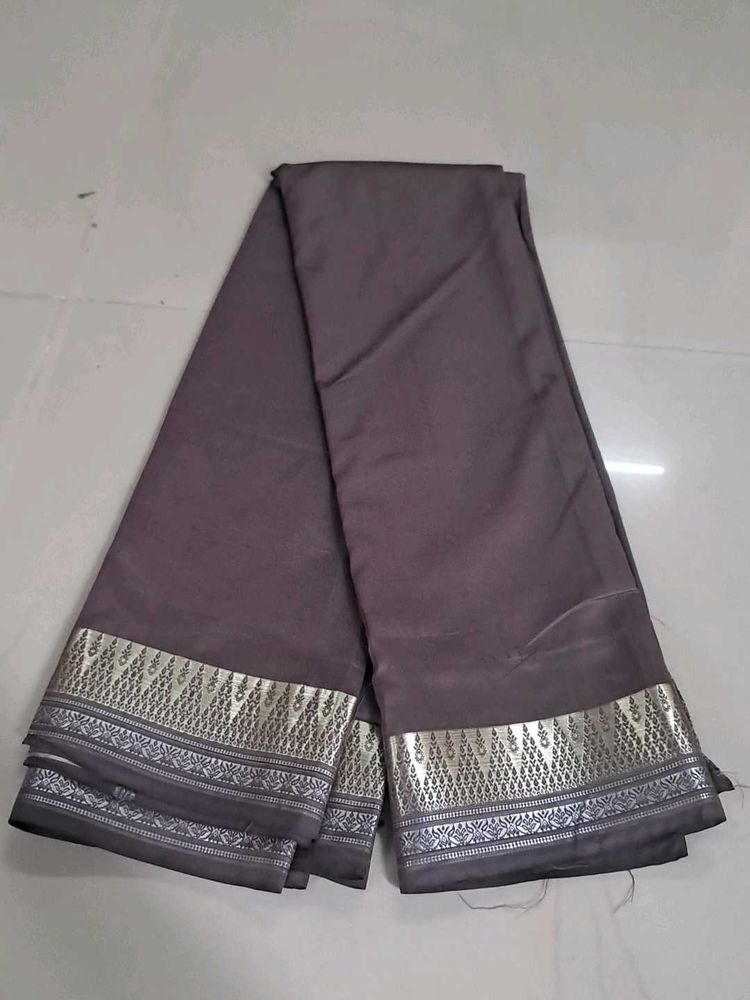 Elegant Grey Saree with Silver Border