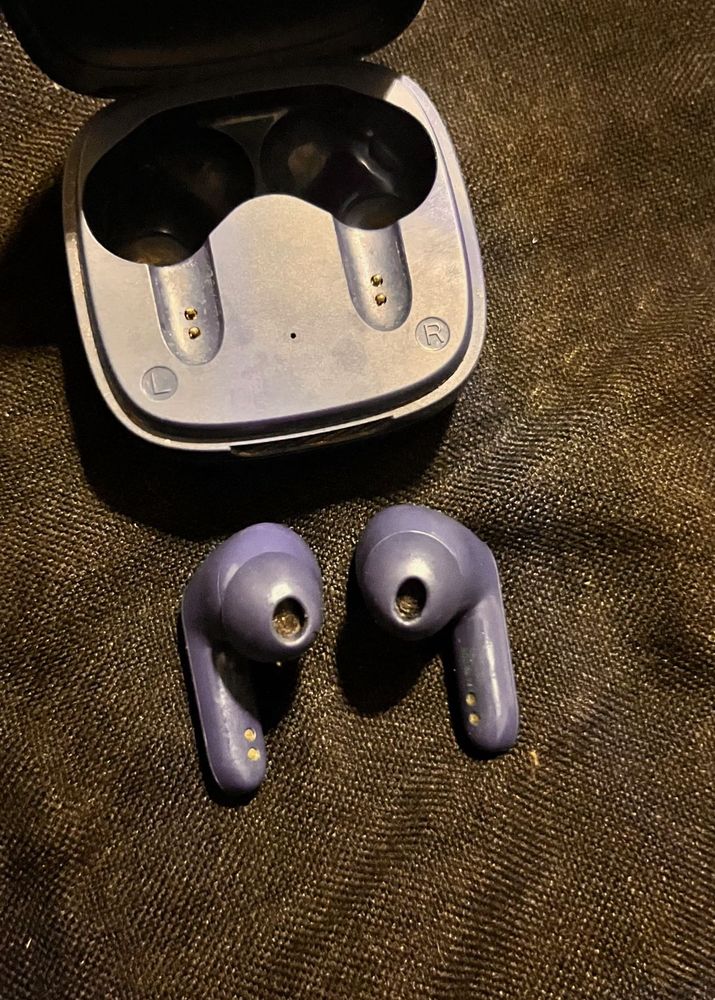Blue Wireless Earbud Case