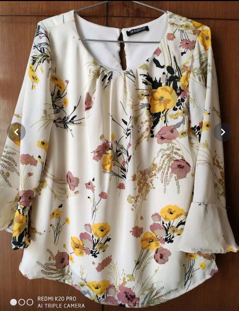 💥PRICE DROP!!🆕️Beautiful Off White Top