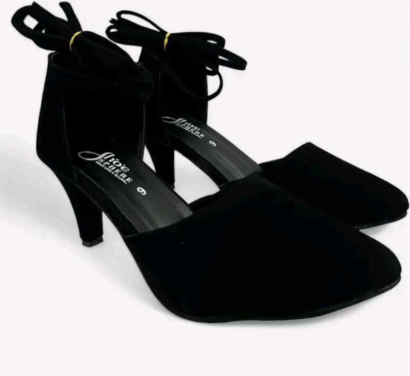 Chic Black Suede Heels