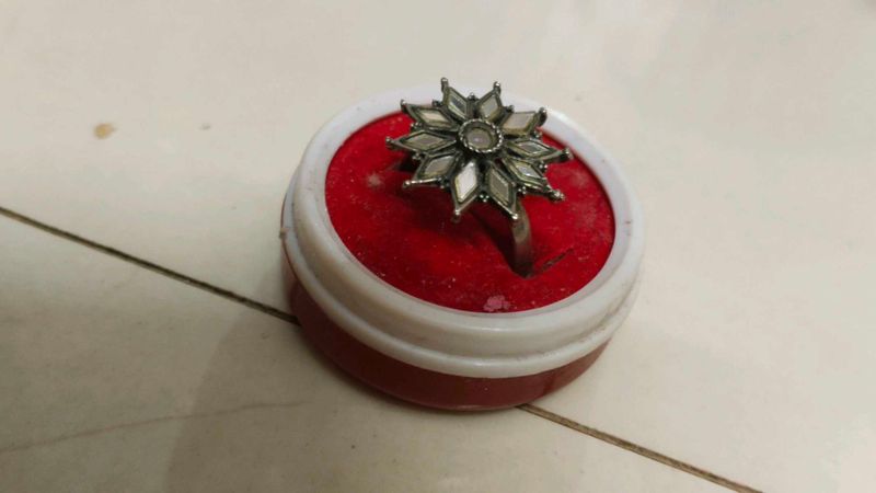 Cute Floral Ring