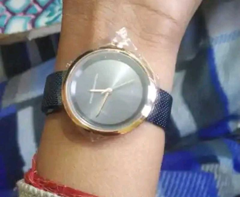 Elegant Women's Wristwatch