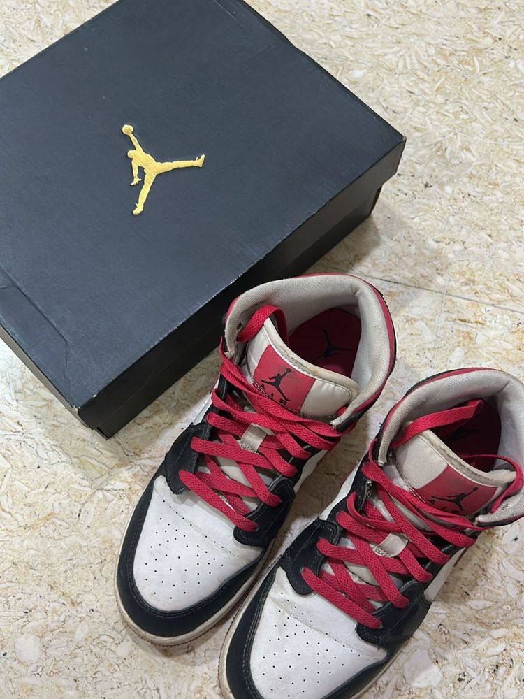 Air Jordan 1 Sneakers