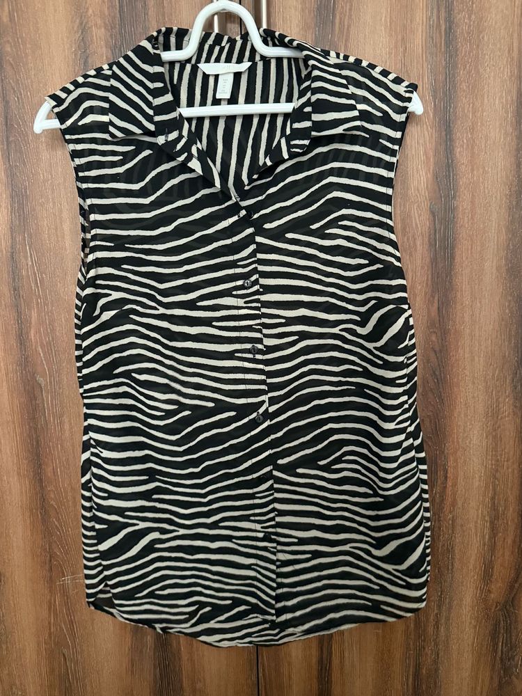 H&amp;M Zebra Print Sleeveless Top