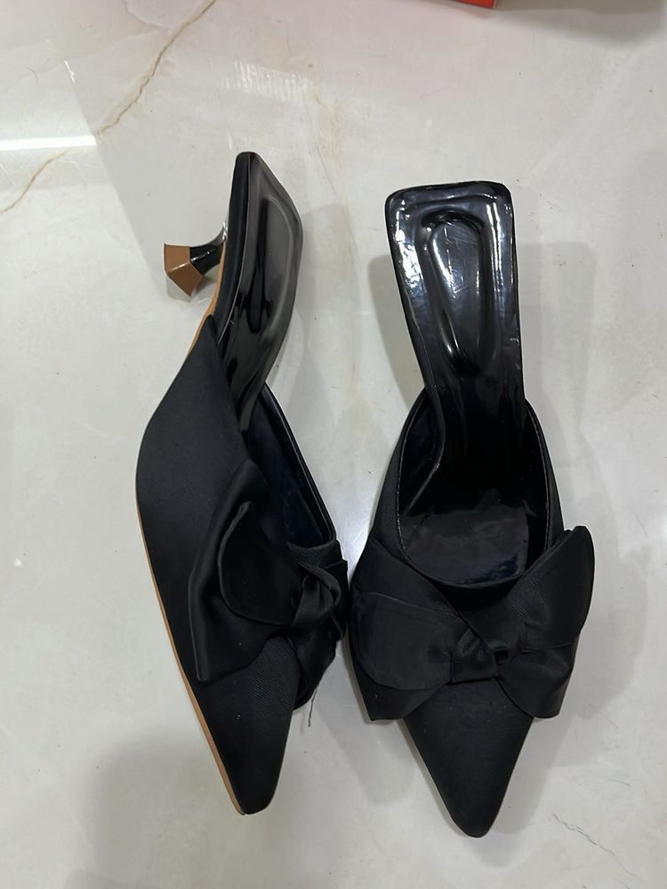 Black Bow Kitten size 40 Heels