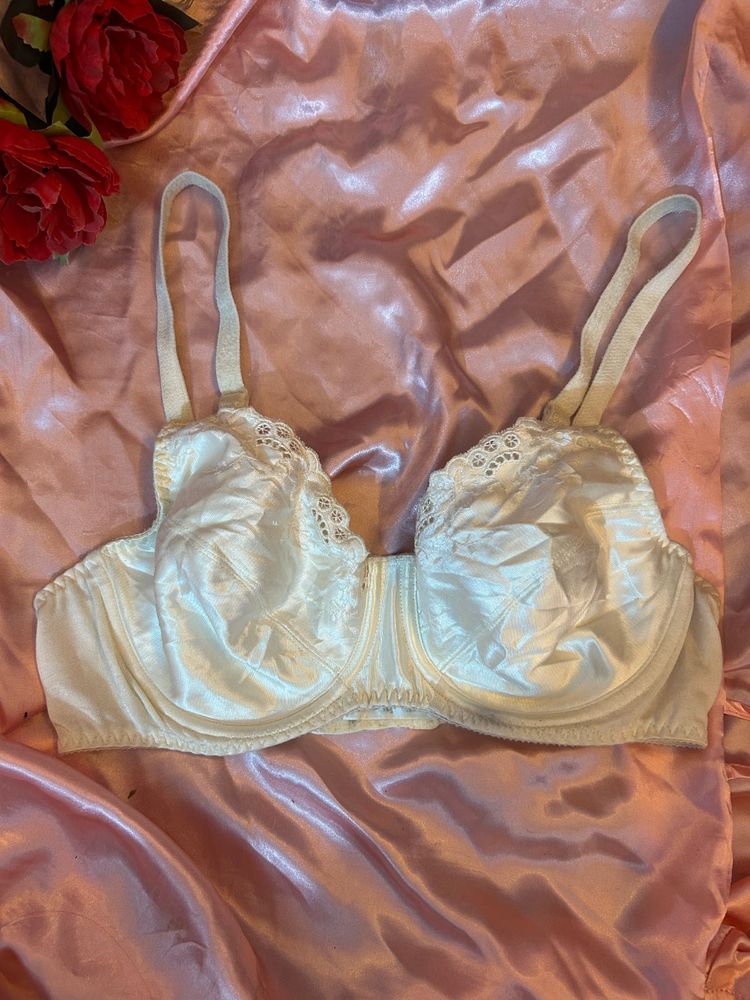 Vintage White Lace Trim Bra