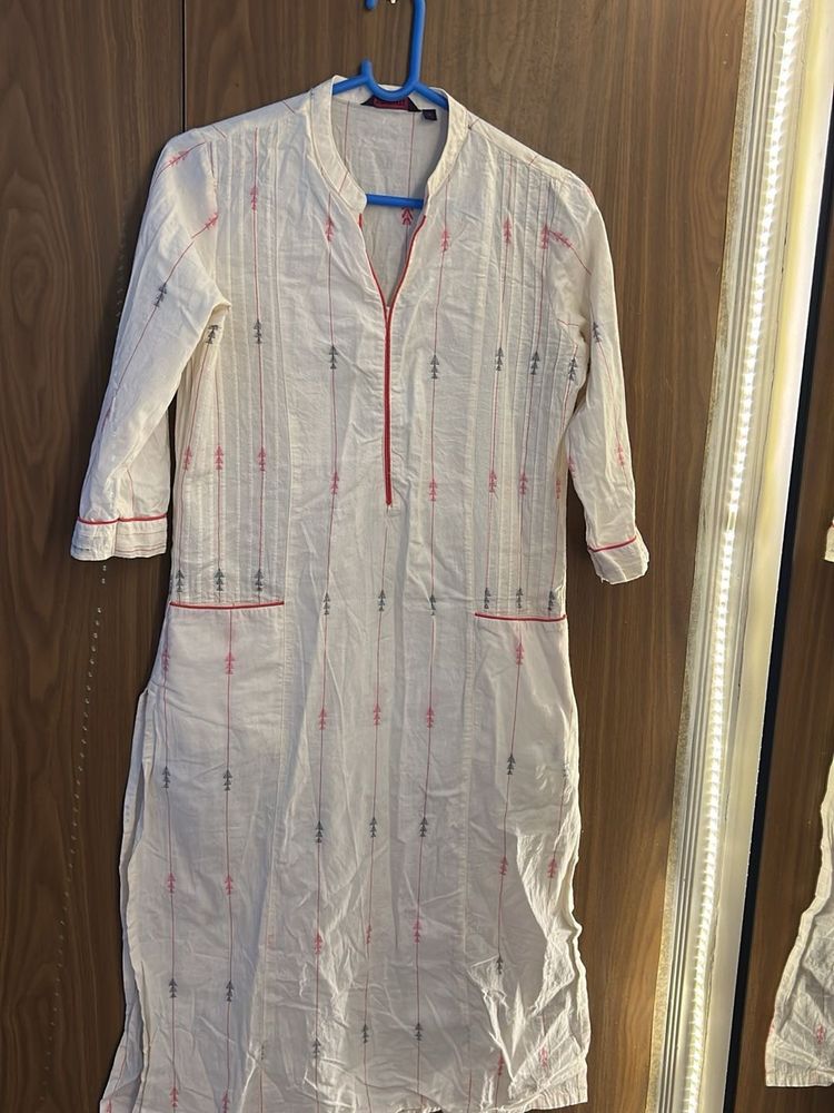 White Kurta with Red &amp; Grey Print