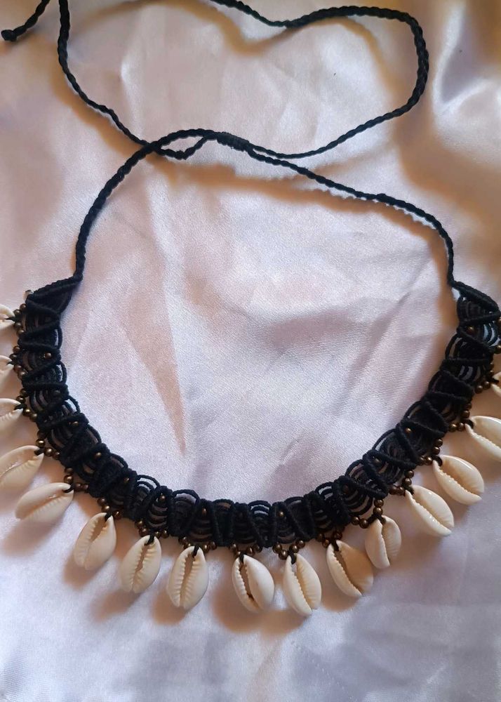 Bohomian beach shell necklace