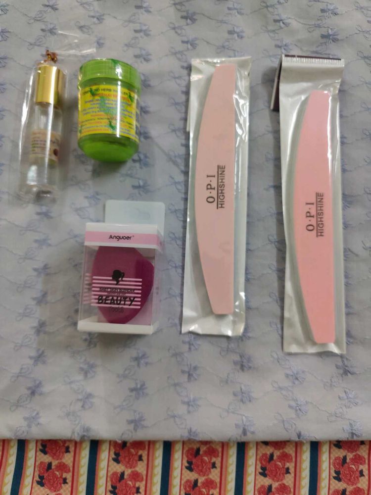 Beauty Essentials Set - Nail Files &amp; Makeup Sponge