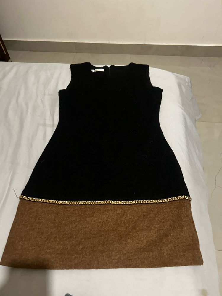 Woollen Chic Black &amp; Brown Dress with Chain Detail
