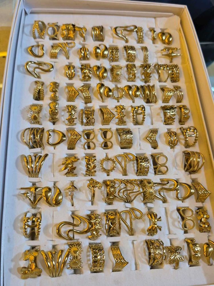 Anti-tarnishAssorted Gold-Tone Statement Rings