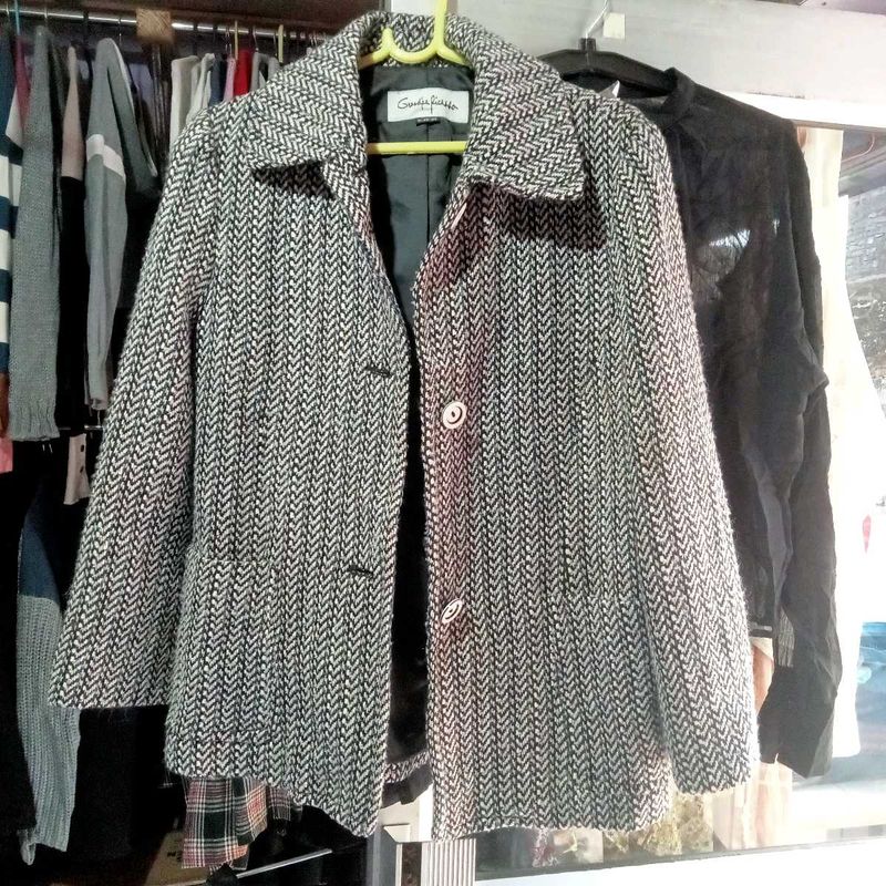 Chic Herringbone Tweed Jacket