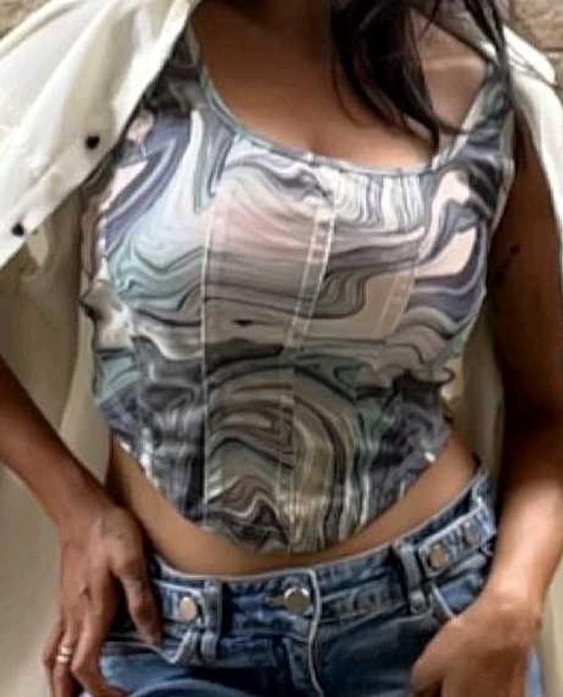 Stylish Swirl Print Cropped Top