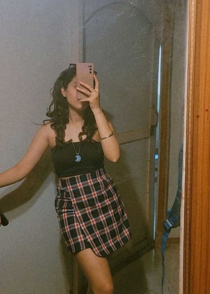 CHIC CROP TOP WITH SKIRT