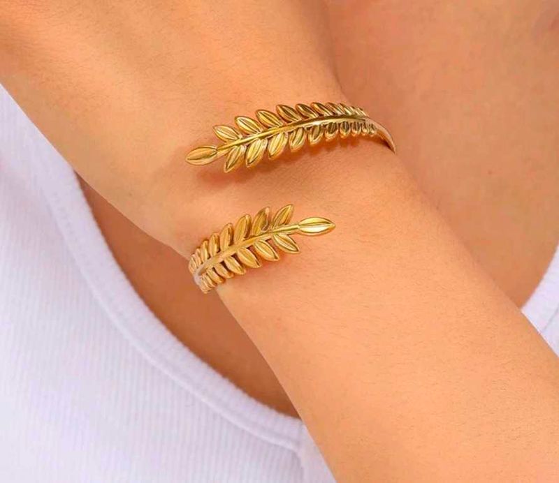 Gold Leaf Bracelet✨🌿