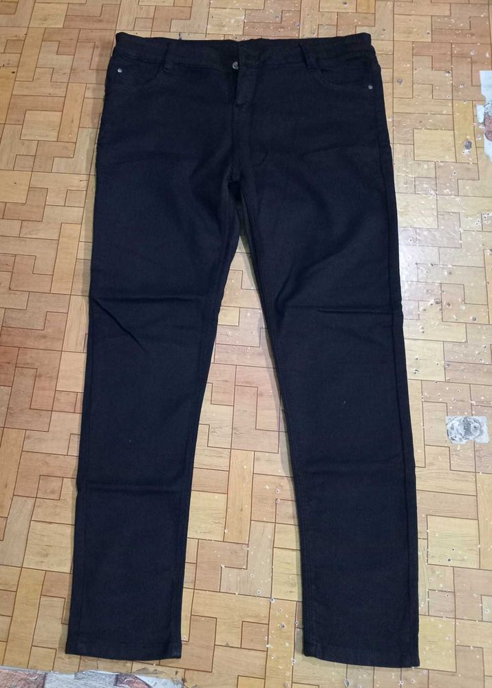 Classic Black Denim New Jeans