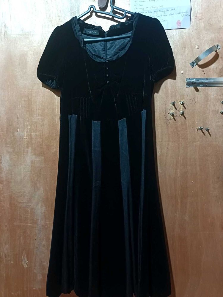 Elegant Black Velvet Dress