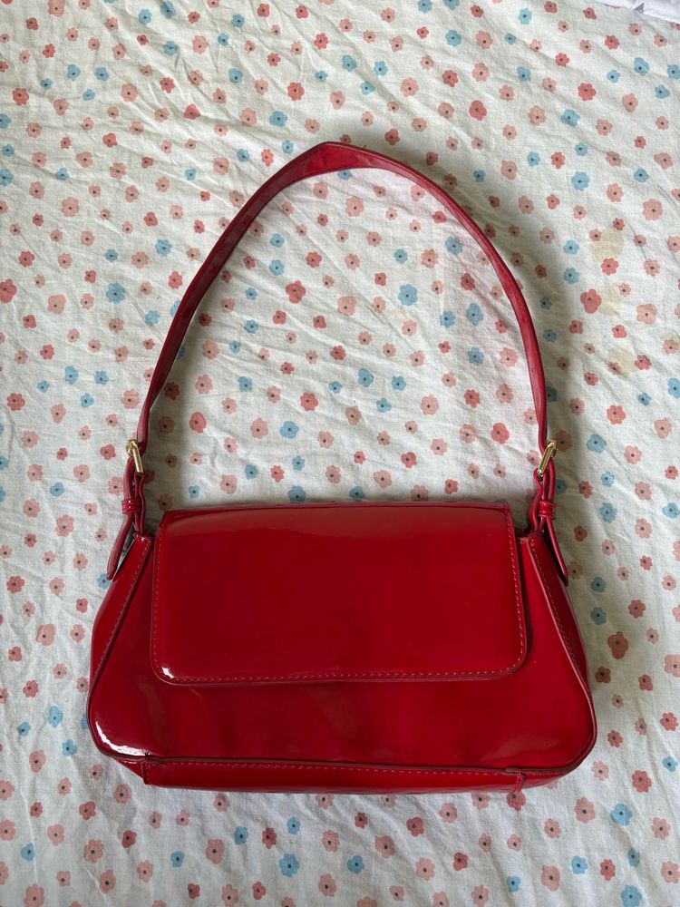 Chic Red Patent Shoulder Bag