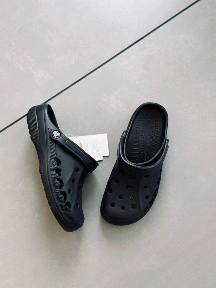 *CROCS*