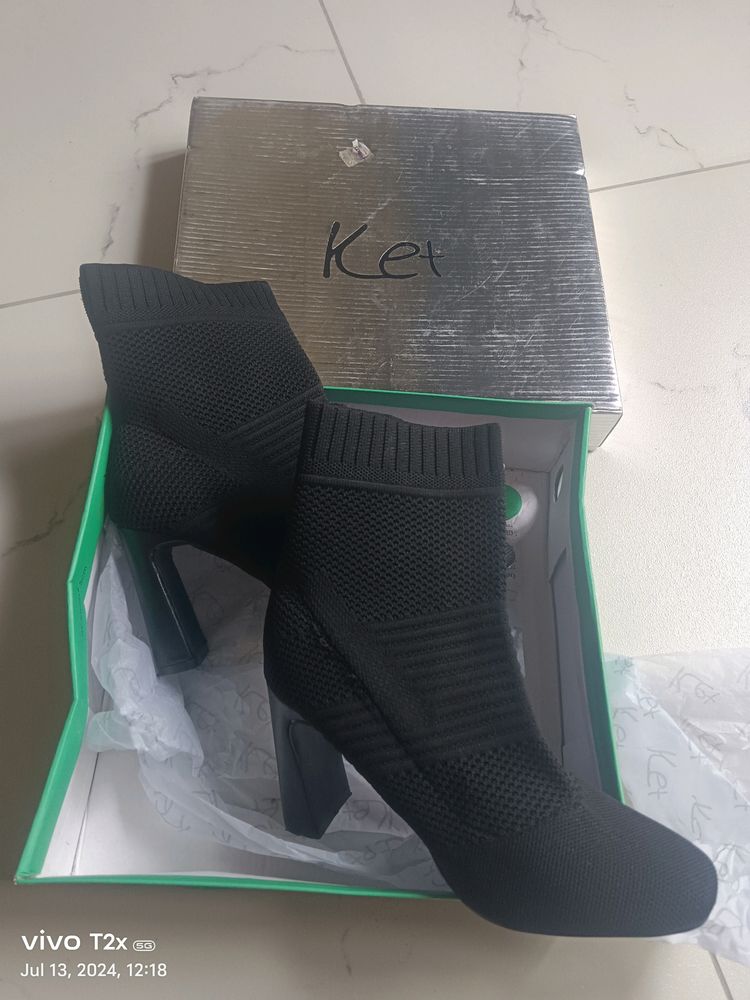 Women Black Heel Boots 👢