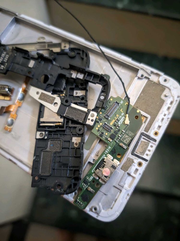 Redmi 6A Smartphone Internal Components