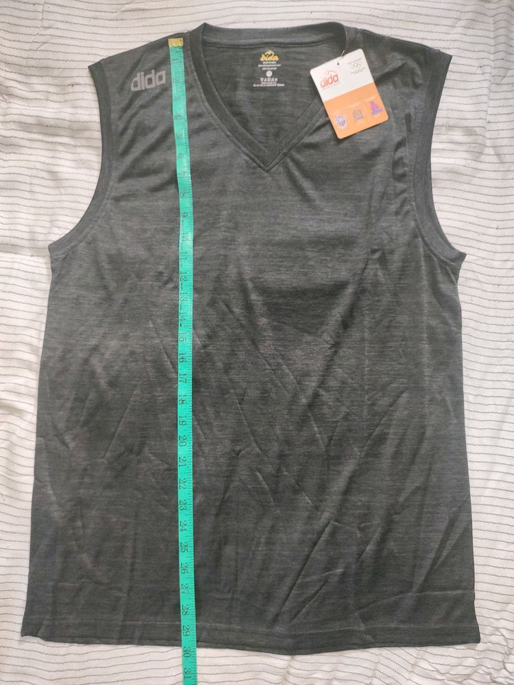 DIDA Sleeveless T-shirt
