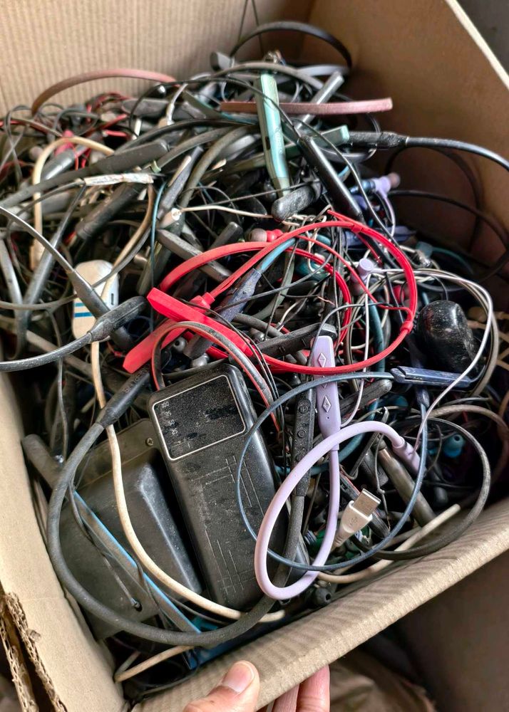 300-400 Mix Brand Neckband And Some Other Gadgets