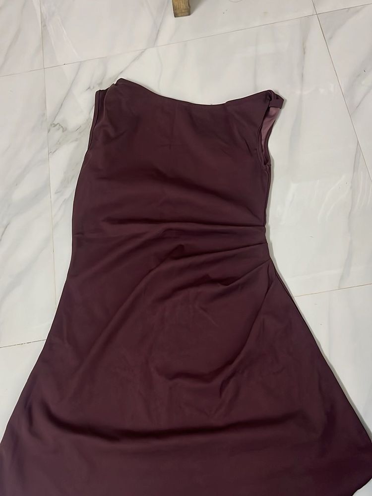 a offshoulder dress in maroon colour from savana