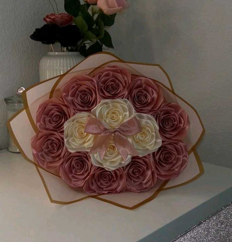 Rose Bouquet Showpiece