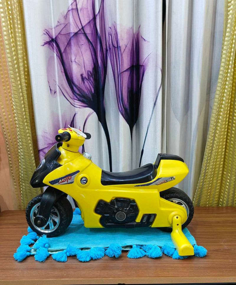 LUVLAP Ride-On Motorcycle