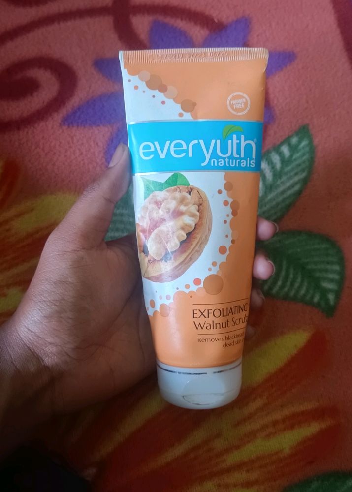 Everyuth Naturals Face Scrub