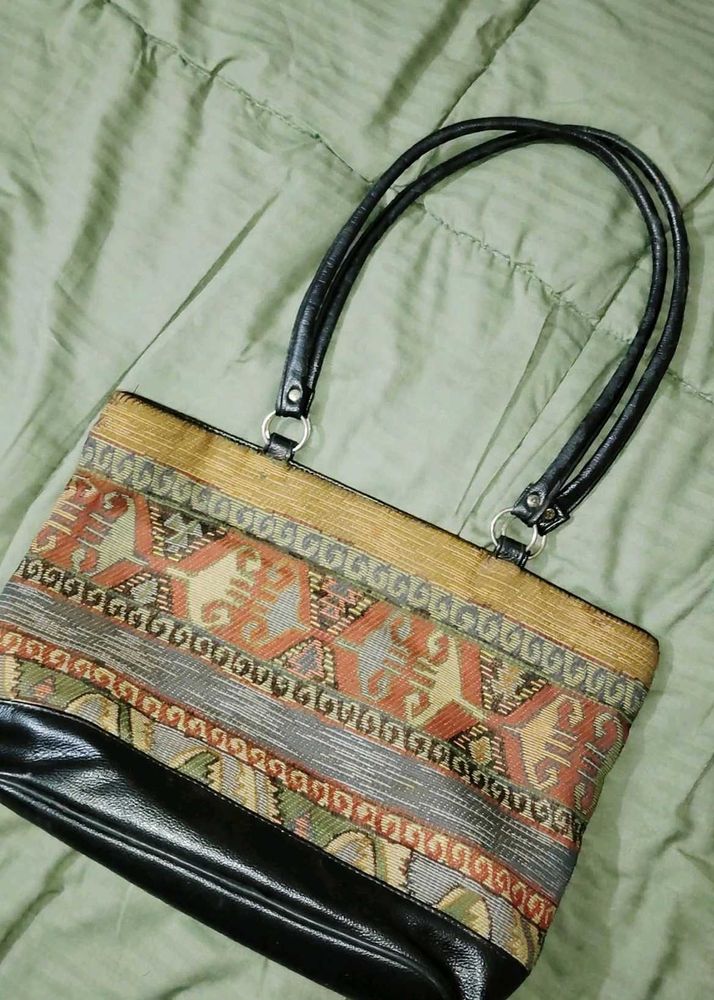 Unique Woven Pattern Shoulder Bag