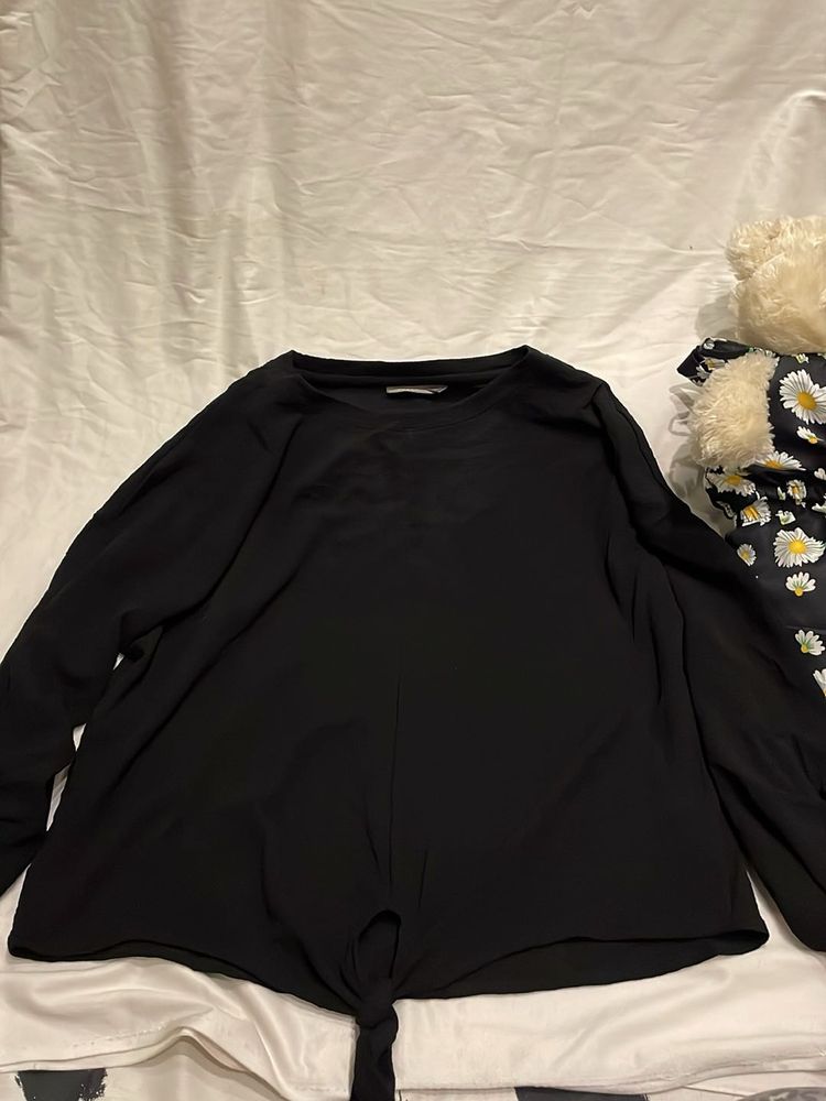 Chic Black Tie-Front Long Sleeve Top