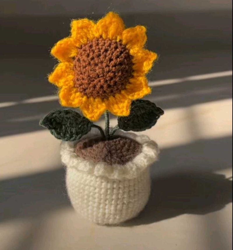 Sunflower crochet pot