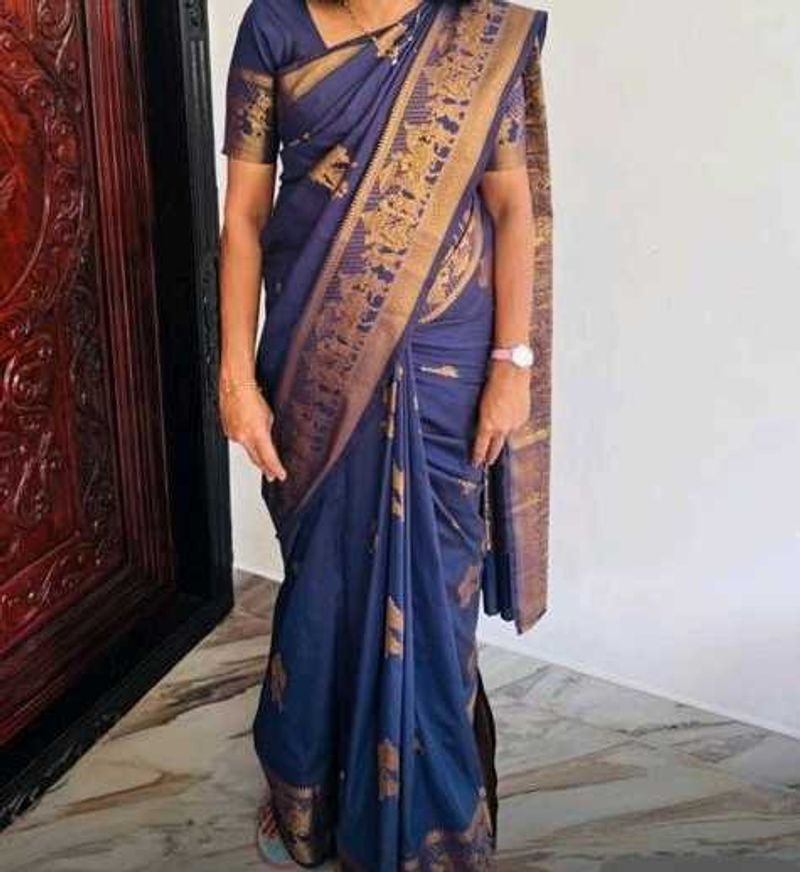 Elegant Navy Blue temple printed silk saree